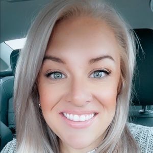 Meet your Posher, Andrea